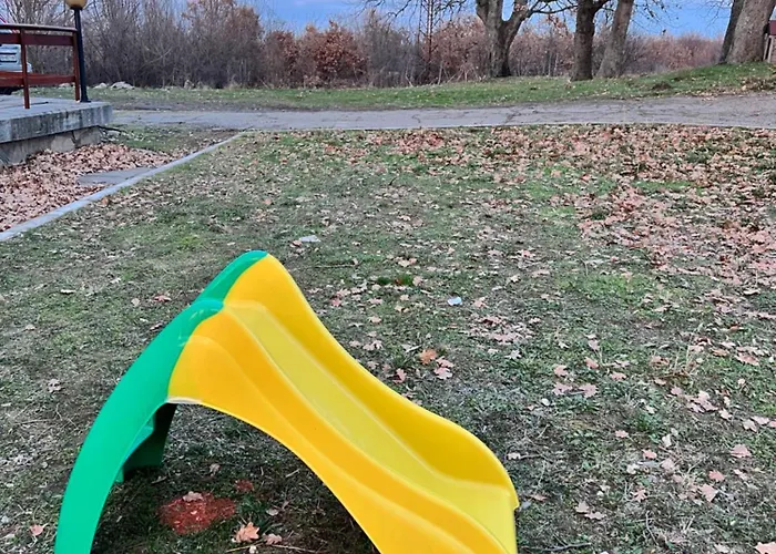 Jaktstuga манастирчето-книжовник *